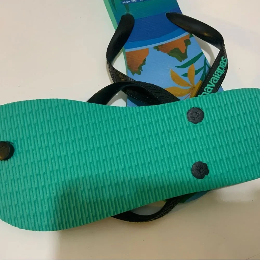NWOT Havaianas Women's Top Postcard Print Flip Flops Sandal Size 11/12 Women's